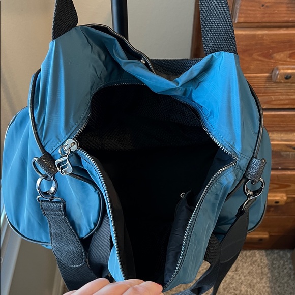 Fabletics Duffle - Picture 6 of 6